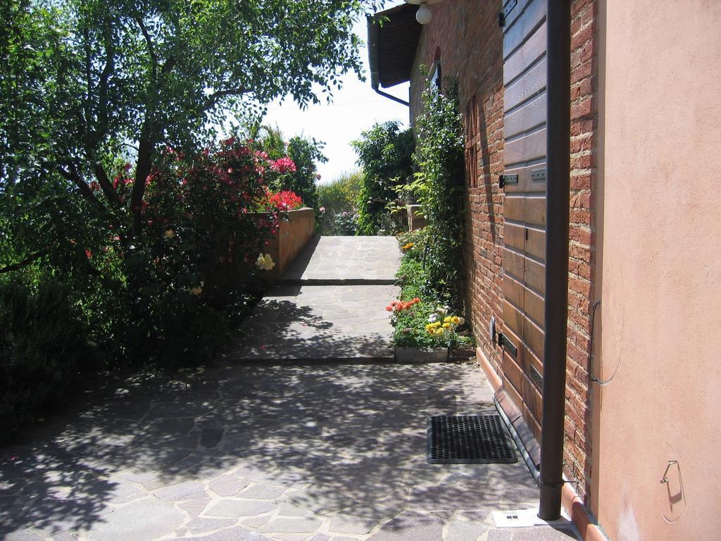 Agriturismo Poggio Al Tesoro Crespina Quarto foto