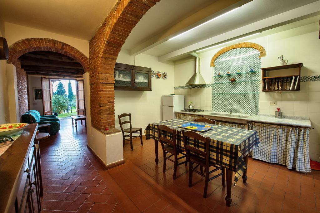 Agriturismo Poggio Al Tesoro Crespina Exterior foto