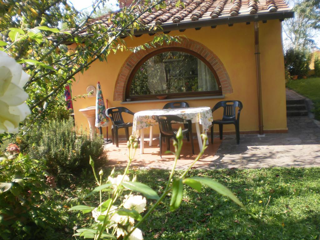 Agriturismo Poggio Al Tesoro Crespina Exterior foto